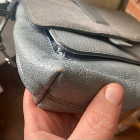 Vintage *FOSSIL* Kinley Crossbody | Light Blue Leather | Adjustable Strap | GUC - Picture 13 of 14